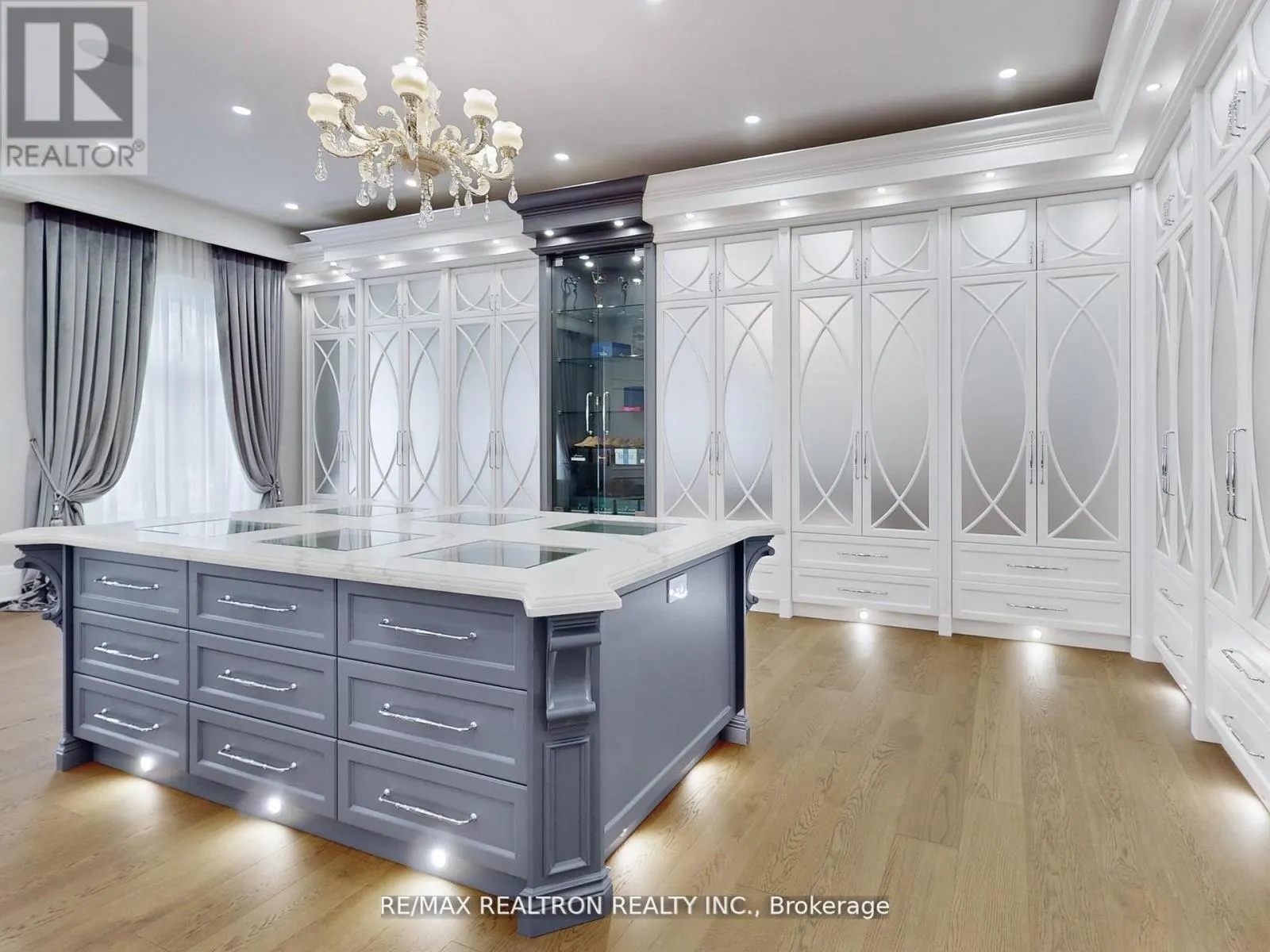 14358 BATHURST STREET