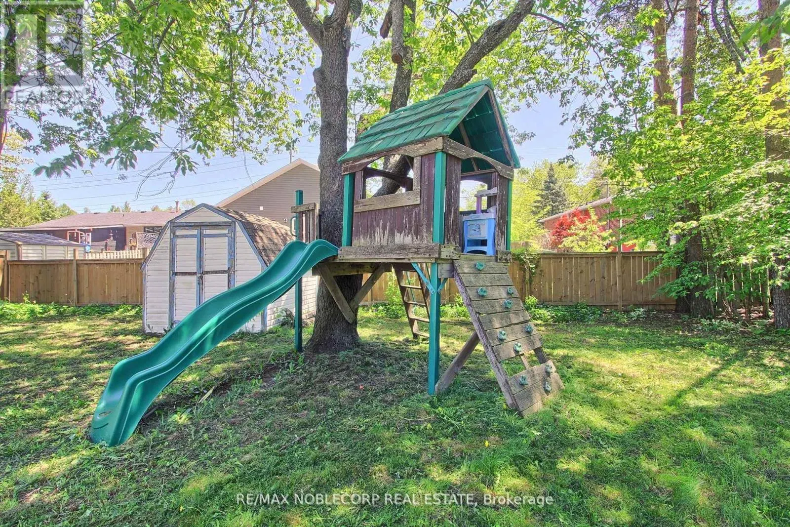 17 LARKDALE CRESCENT