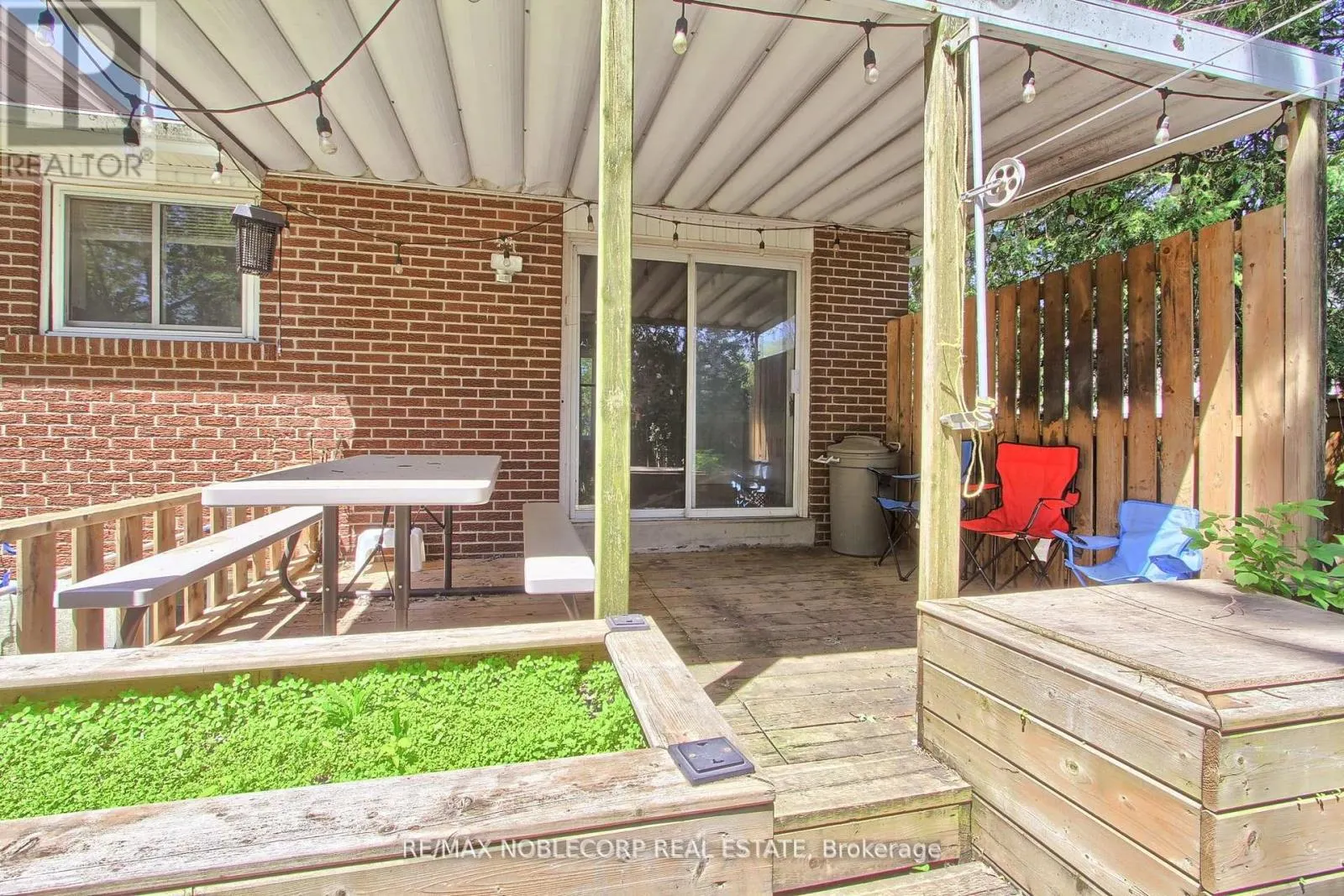 17 LARKDALE CRESCENT
