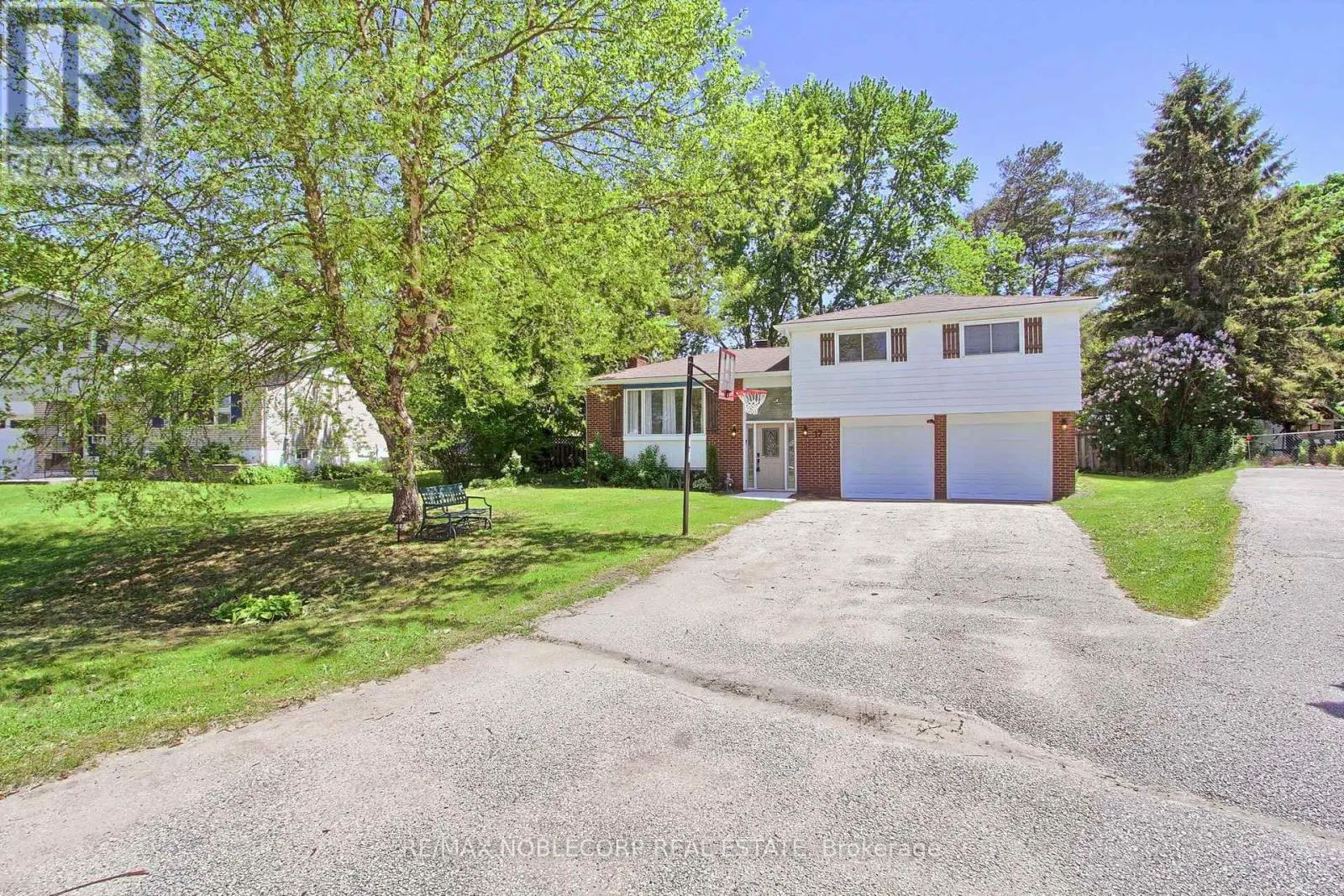 17 LARKDALE CRESCENT