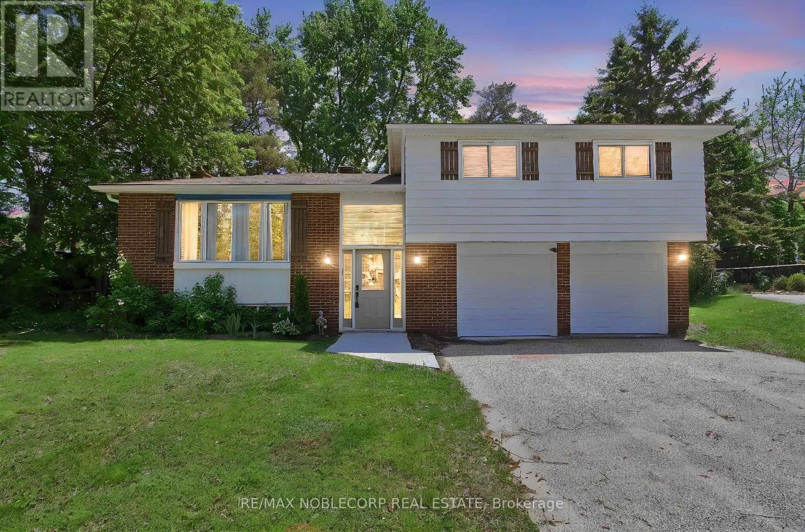 17 LARKDALE CRESCENT