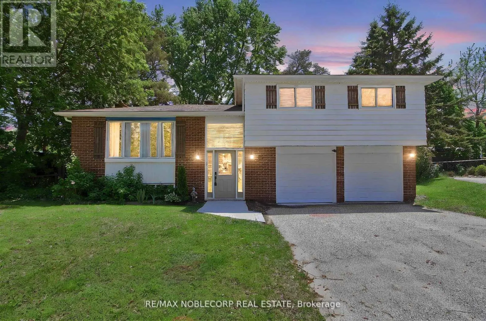 17 LARKDALE CRESCENT