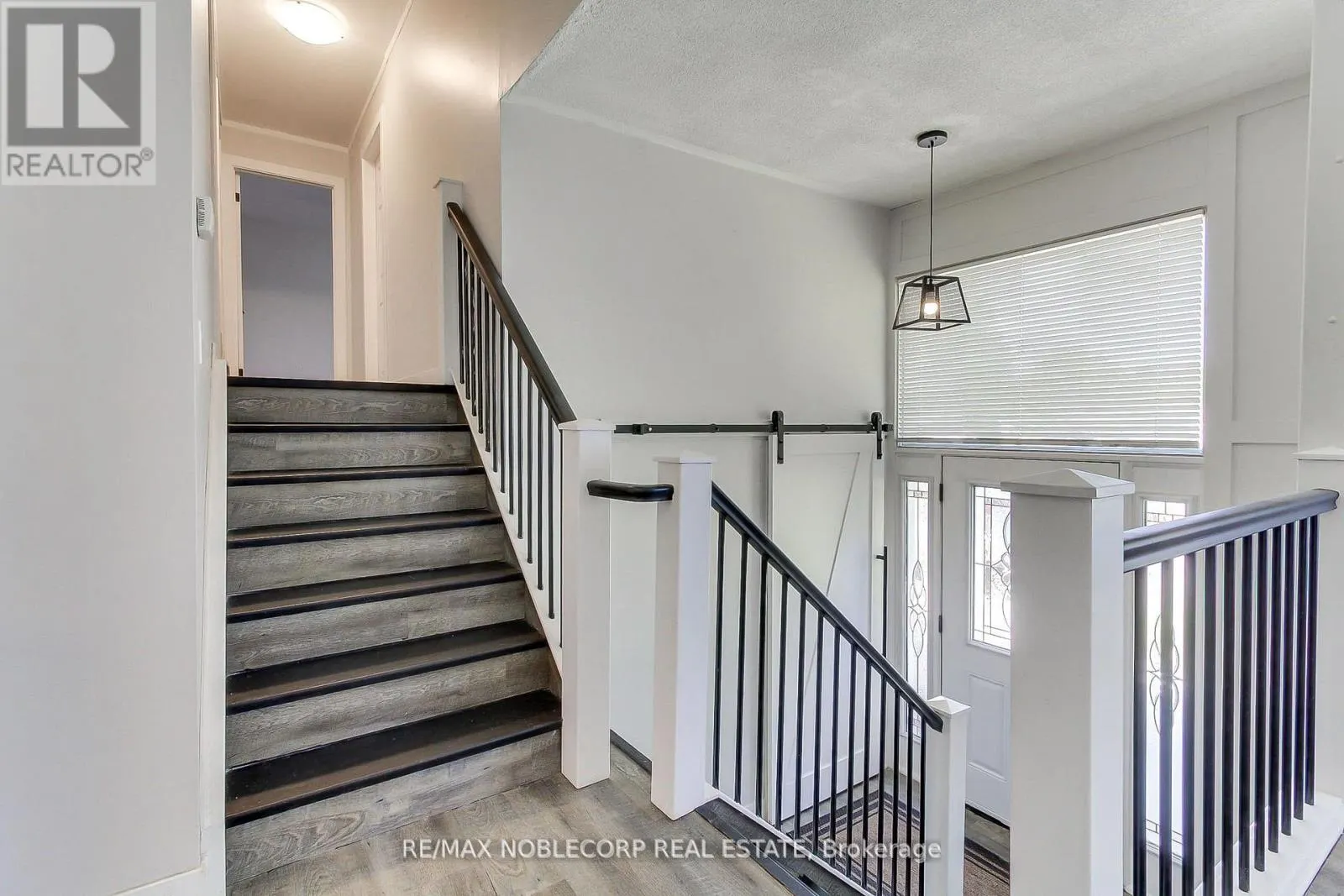 17 LARKDALE CRESCENT
