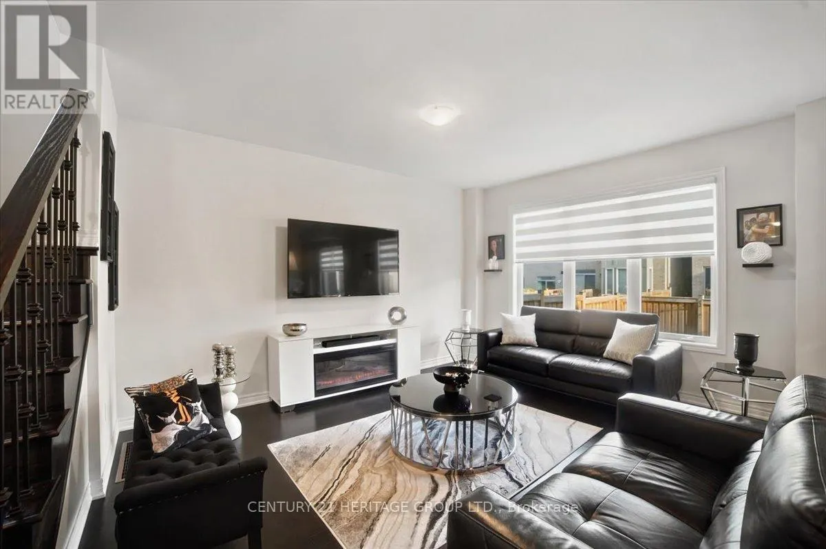 100 MONDIAL CRESCENT E