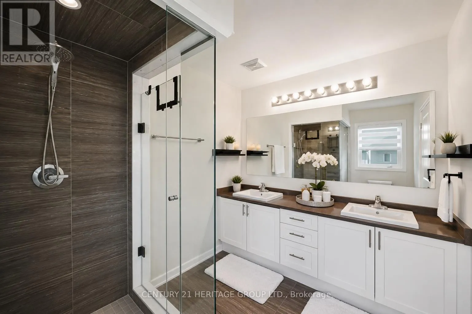 100 MONDIAL CRESCENT E