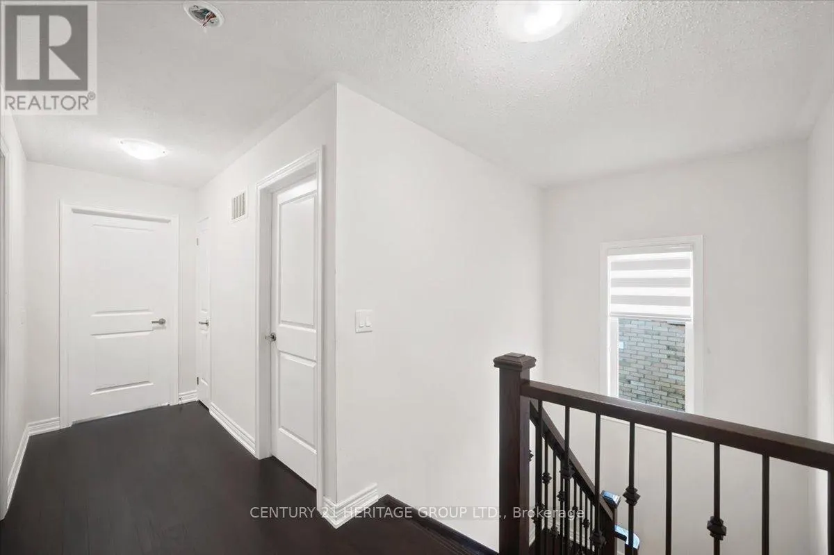 100 MONDIAL CRESCENT E