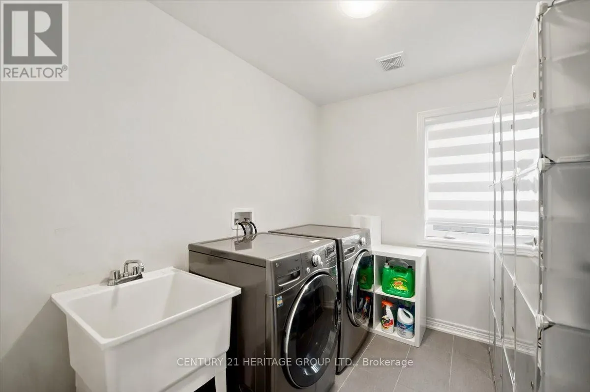 100 MONDIAL CRESCENT E