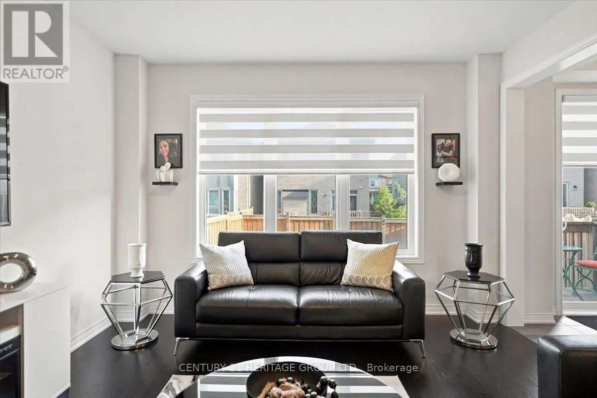 100 MONDIAL CRESCENT E