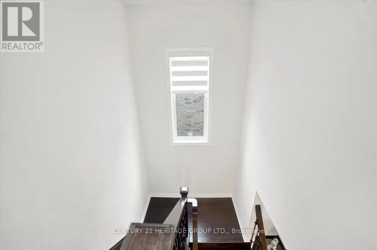 100 MONDIAL CRESCENT E