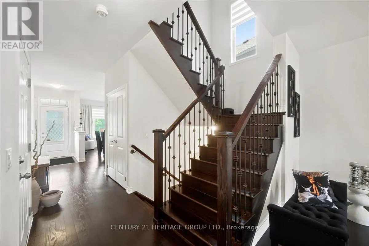 100 MONDIAL CRESCENT E
