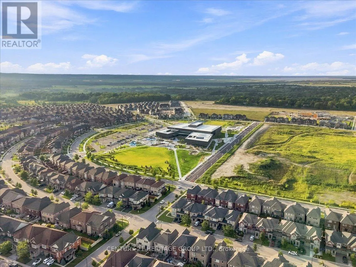 100 MONDIAL CRESCENT E