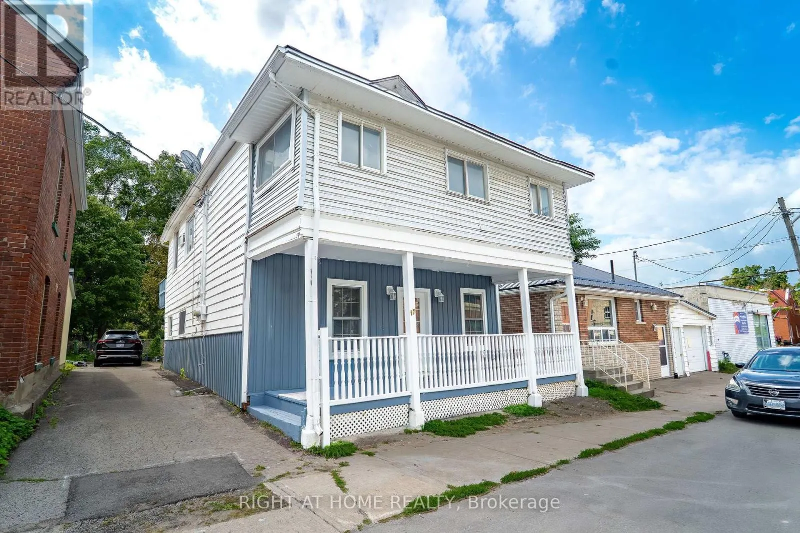17 LAIDLAW ST STREET S