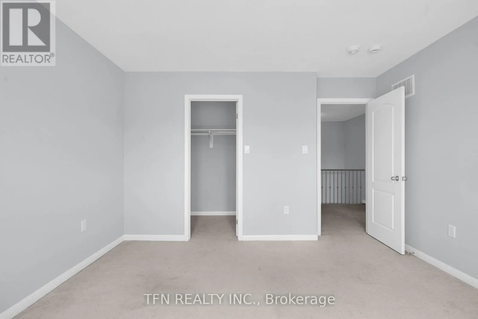 24 DON HADDEN CRESCENT