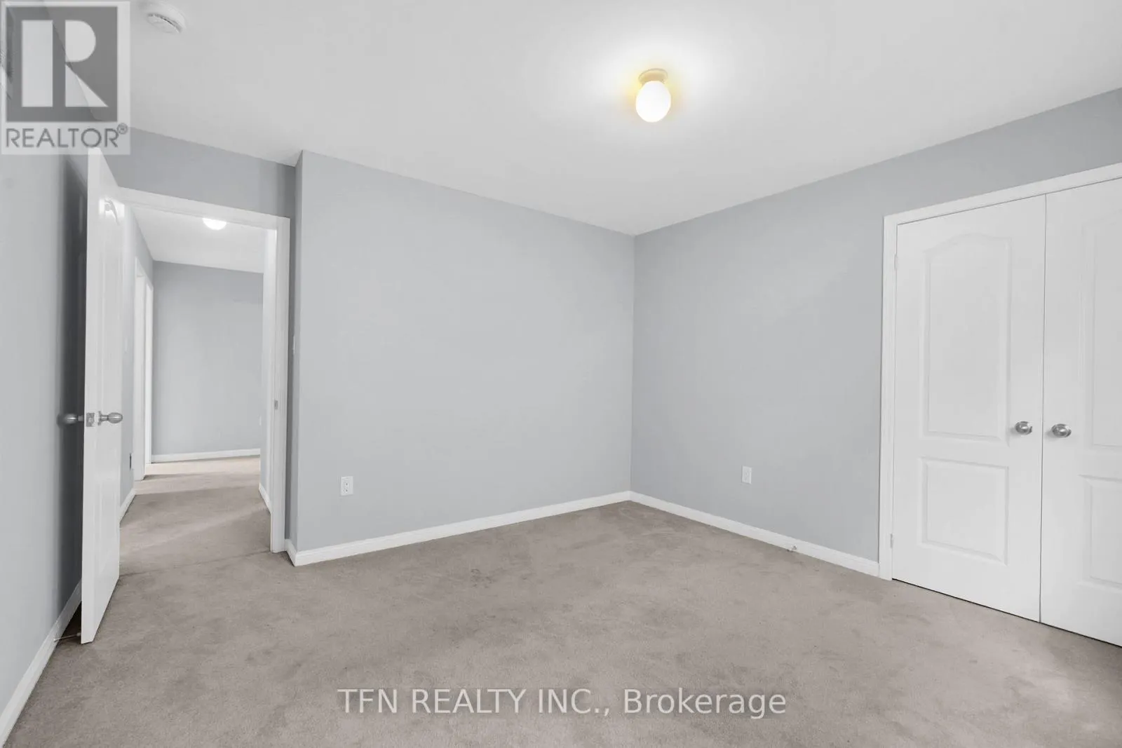 24 DON HADDEN CRESCENT
