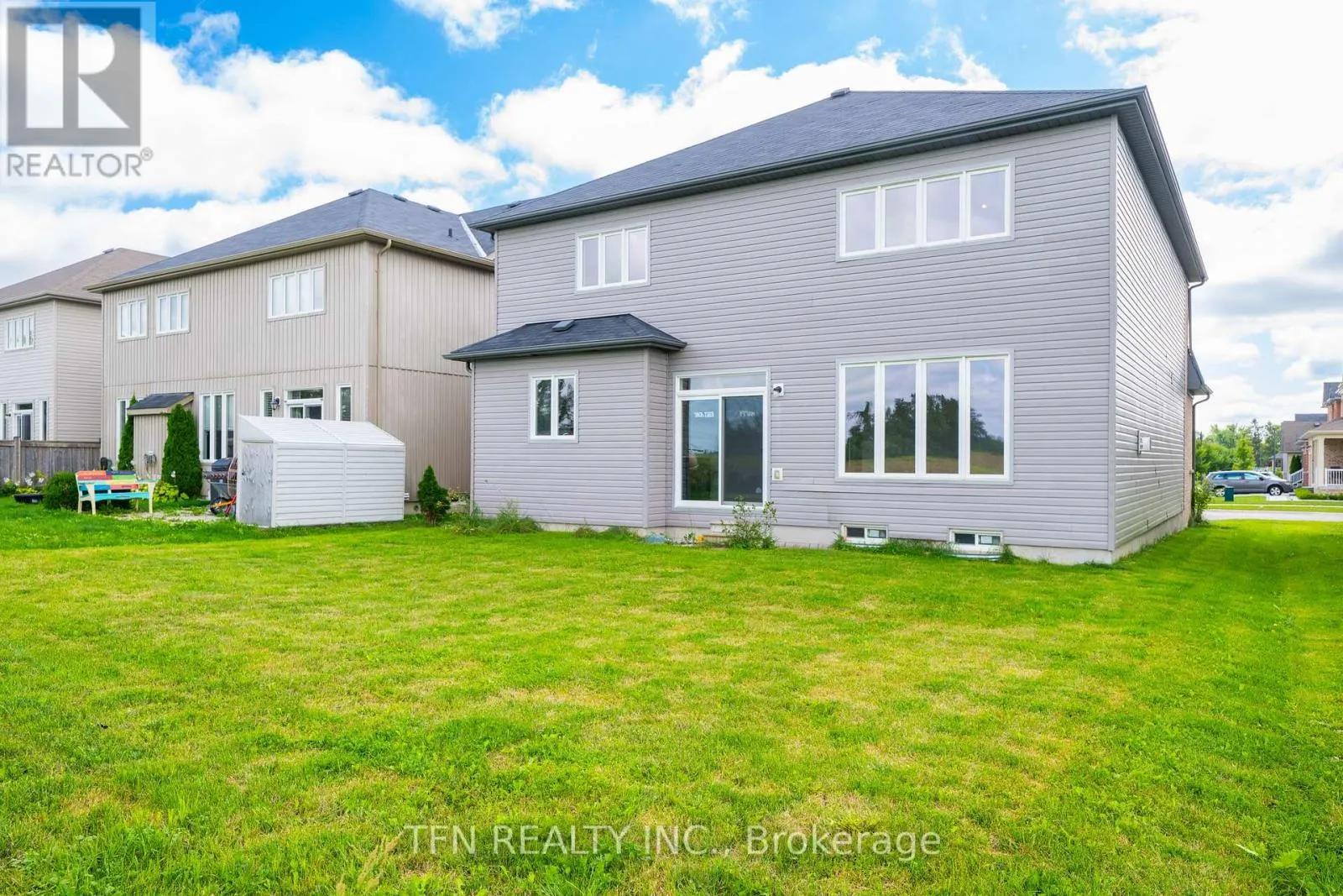 24 DON HADDEN CRESCENT