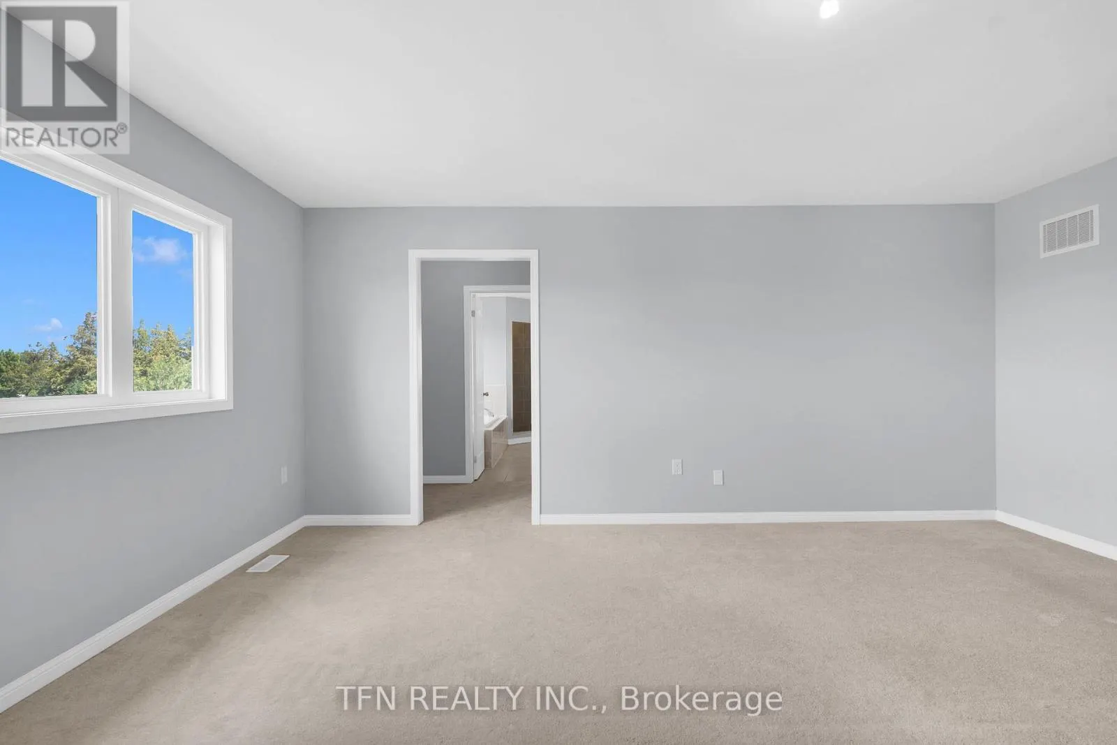 24 DON HADDEN CRESCENT