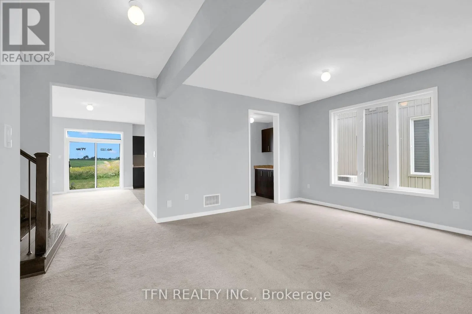 24 DON HADDEN CRESCENT