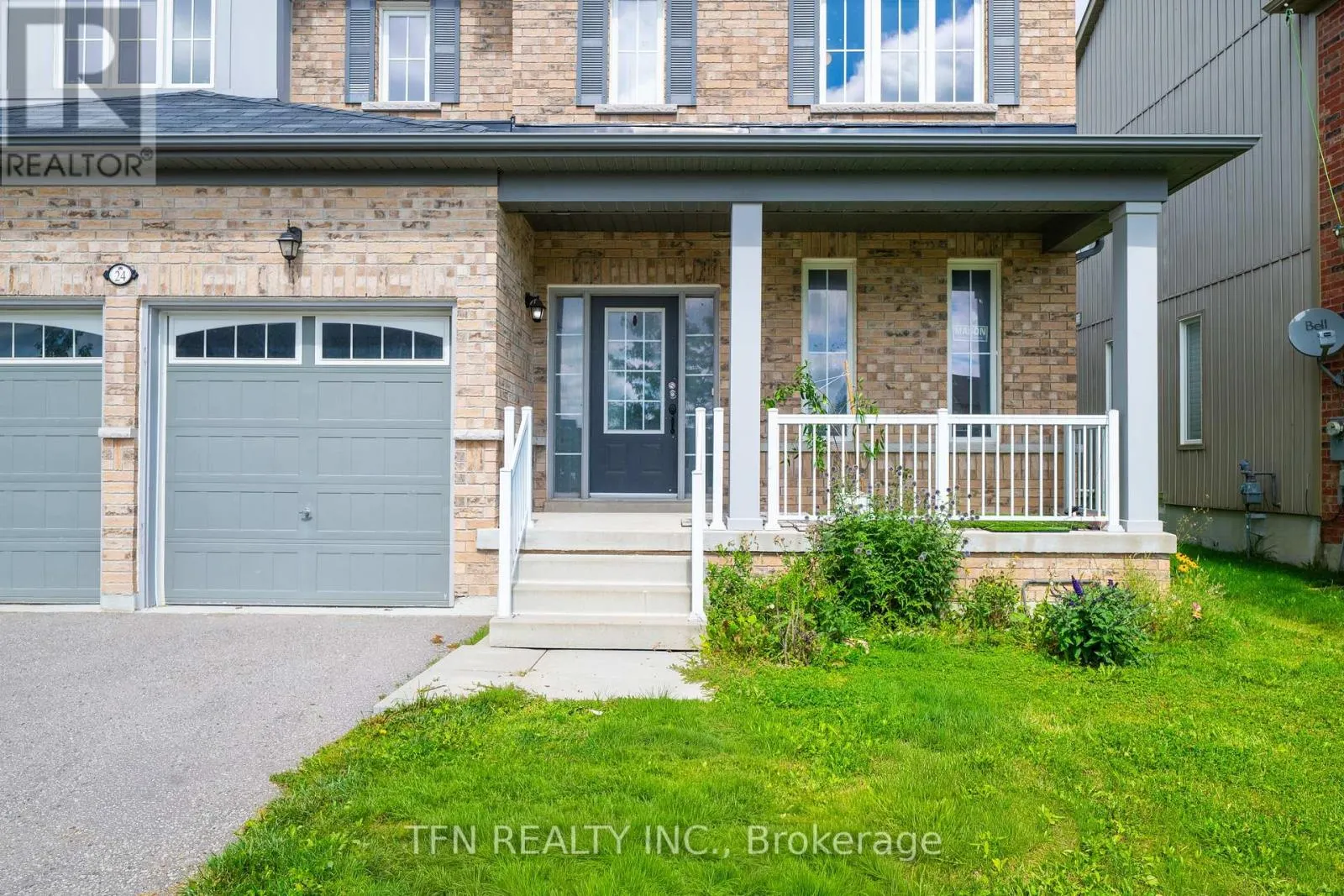 24 DON HADDEN CRESCENT