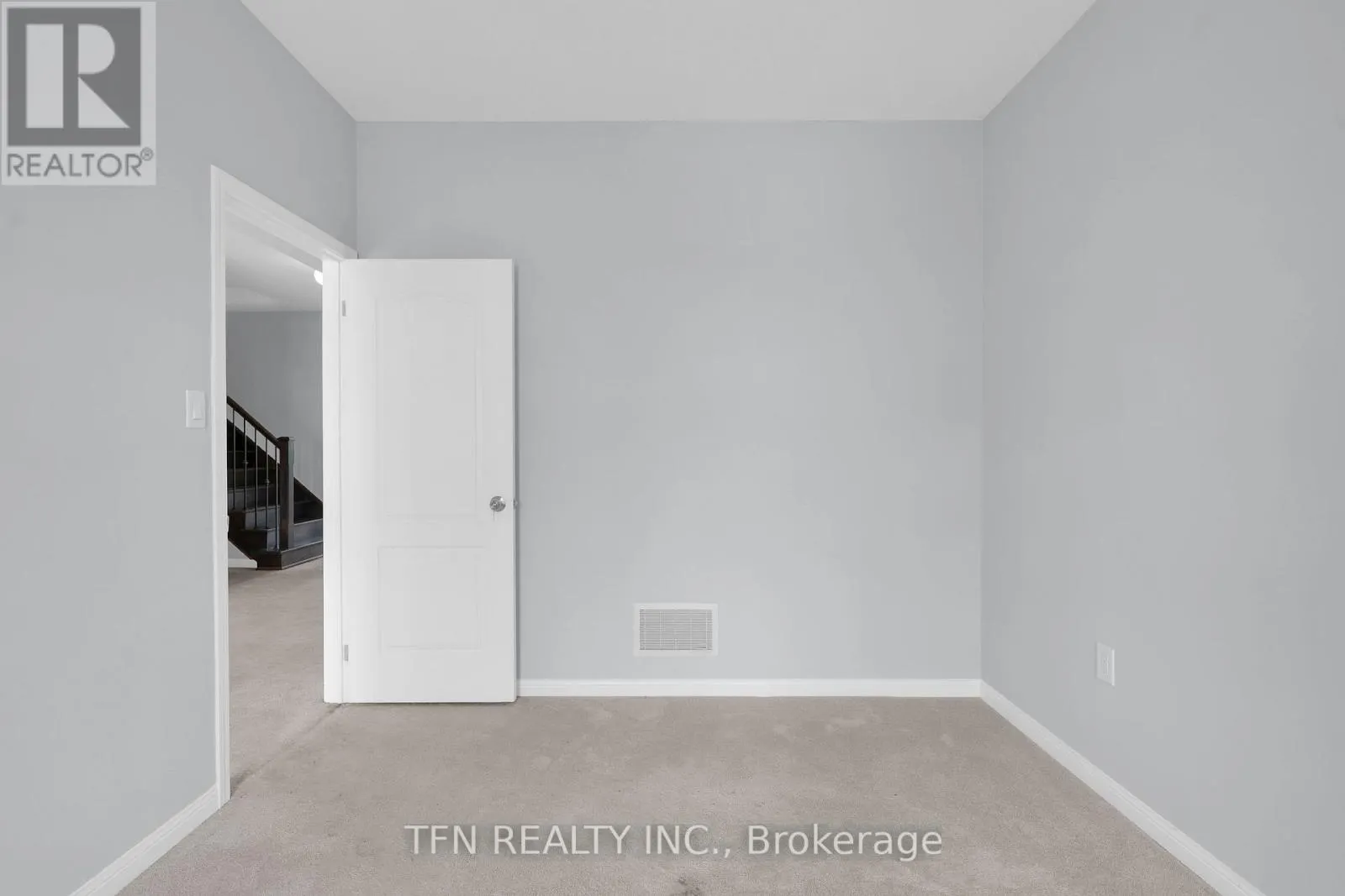 24 DON HADDEN CRESCENT
