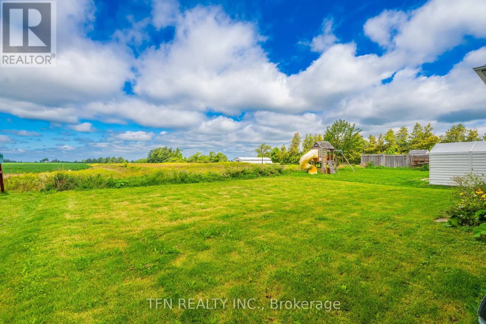 24 DON HADDEN CRESCENT