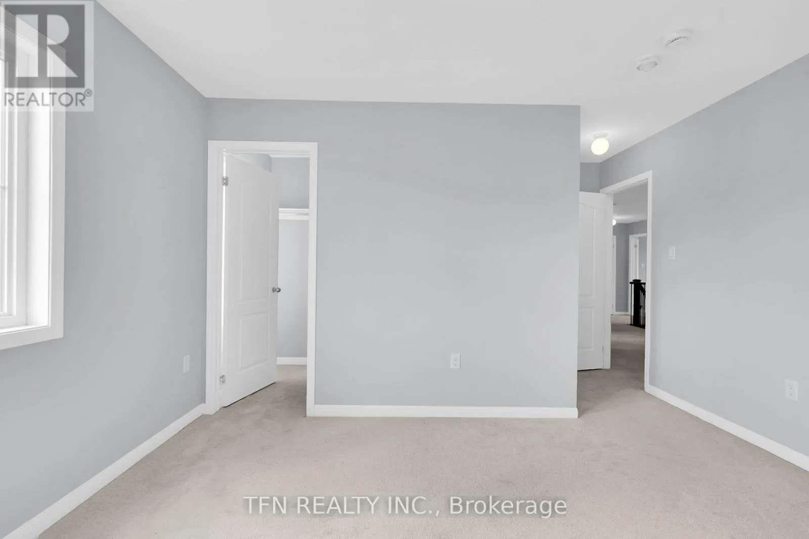 24 DON HADDEN CRESCENT