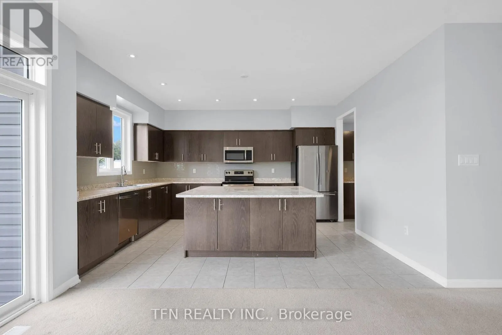 24 DON HADDEN CRESCENT