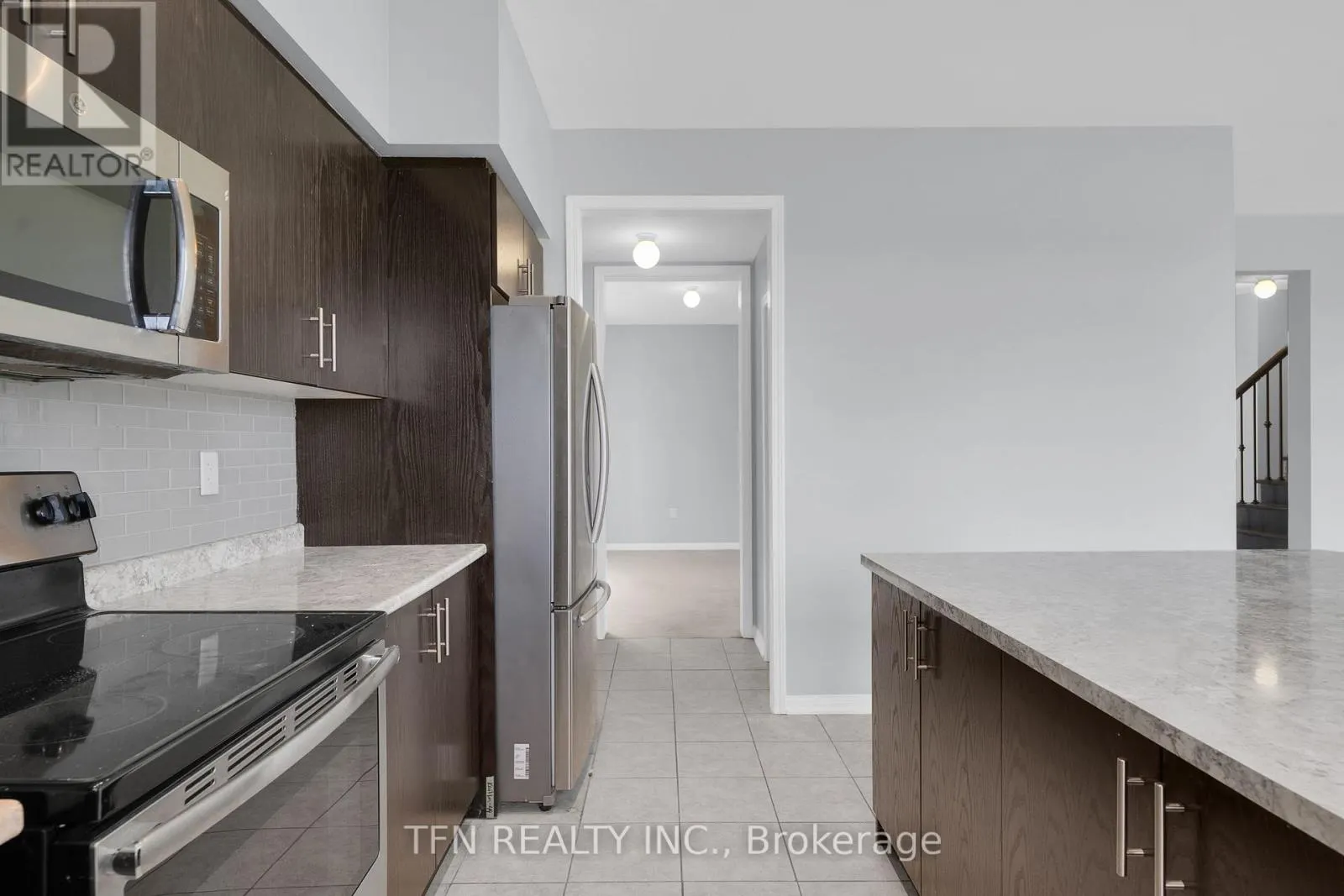24 DON HADDEN CRESCENT