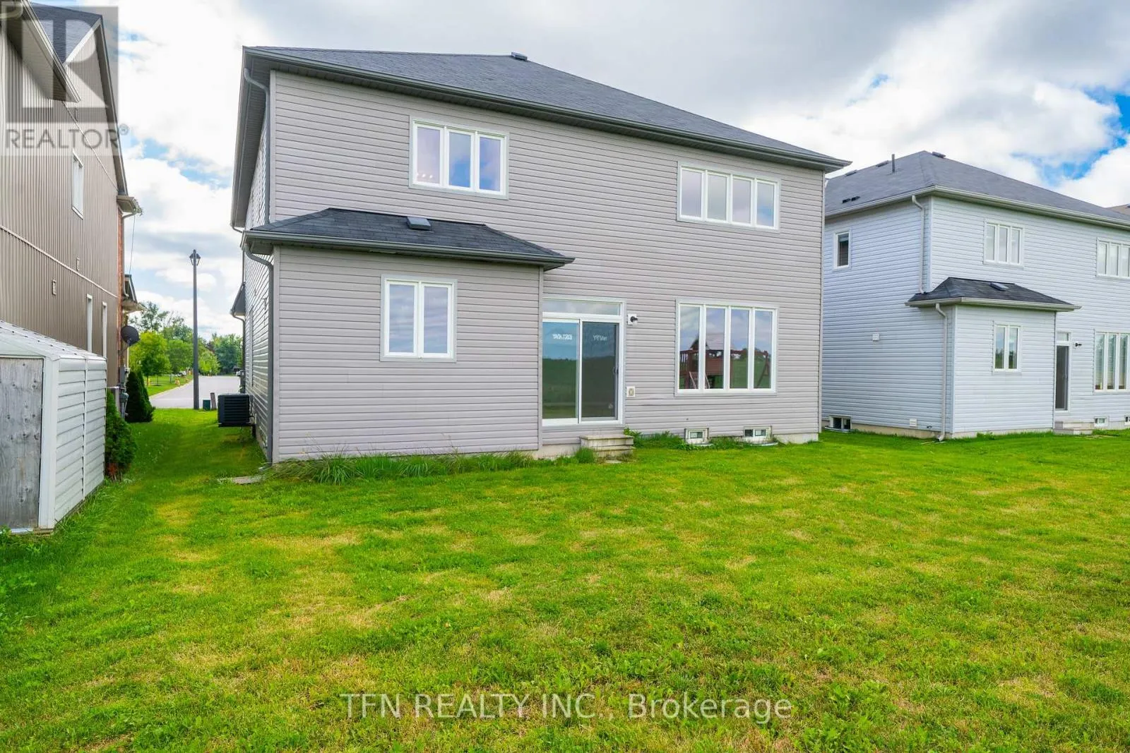 24 DON HADDEN CRESCENT