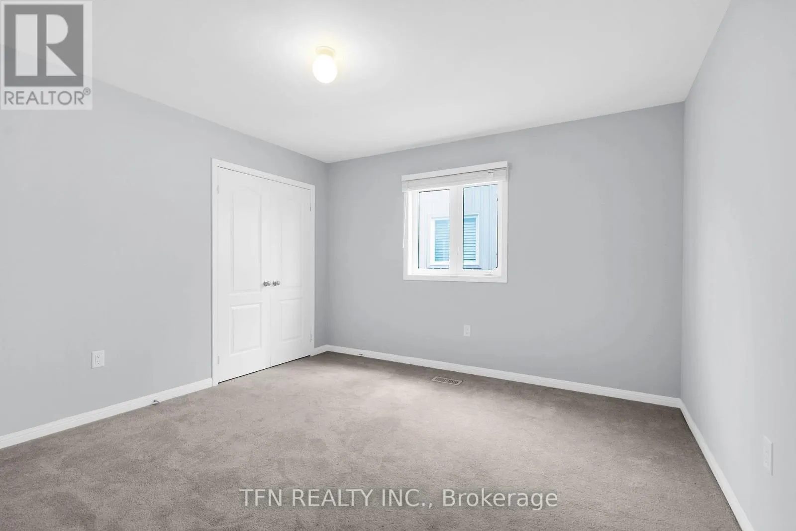 24 DON HADDEN CRESCENT