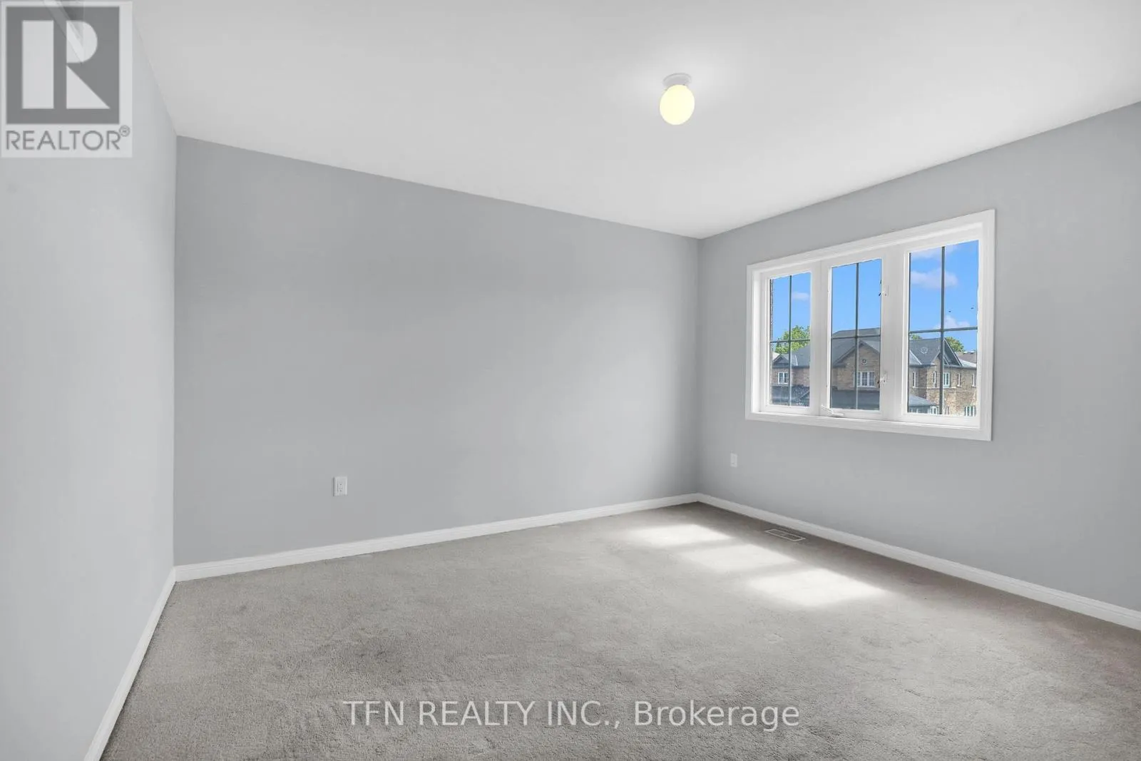 24 DON HADDEN CRESCENT