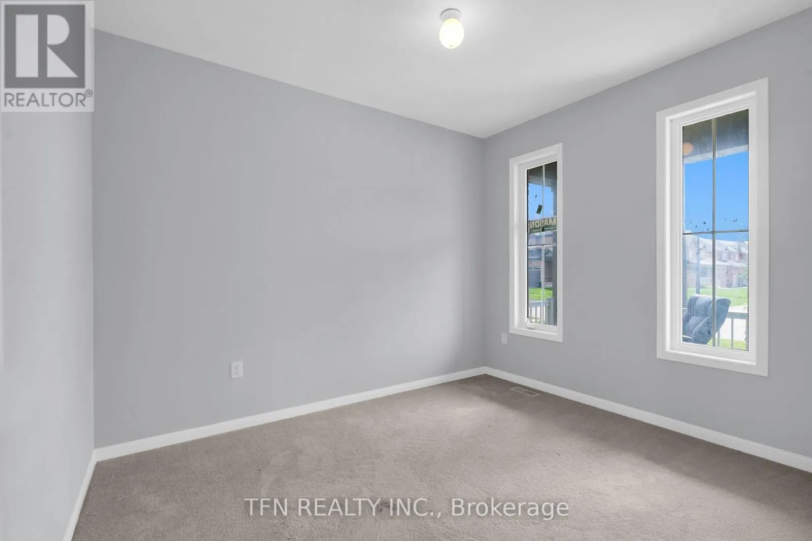 24 DON HADDEN CRESCENT