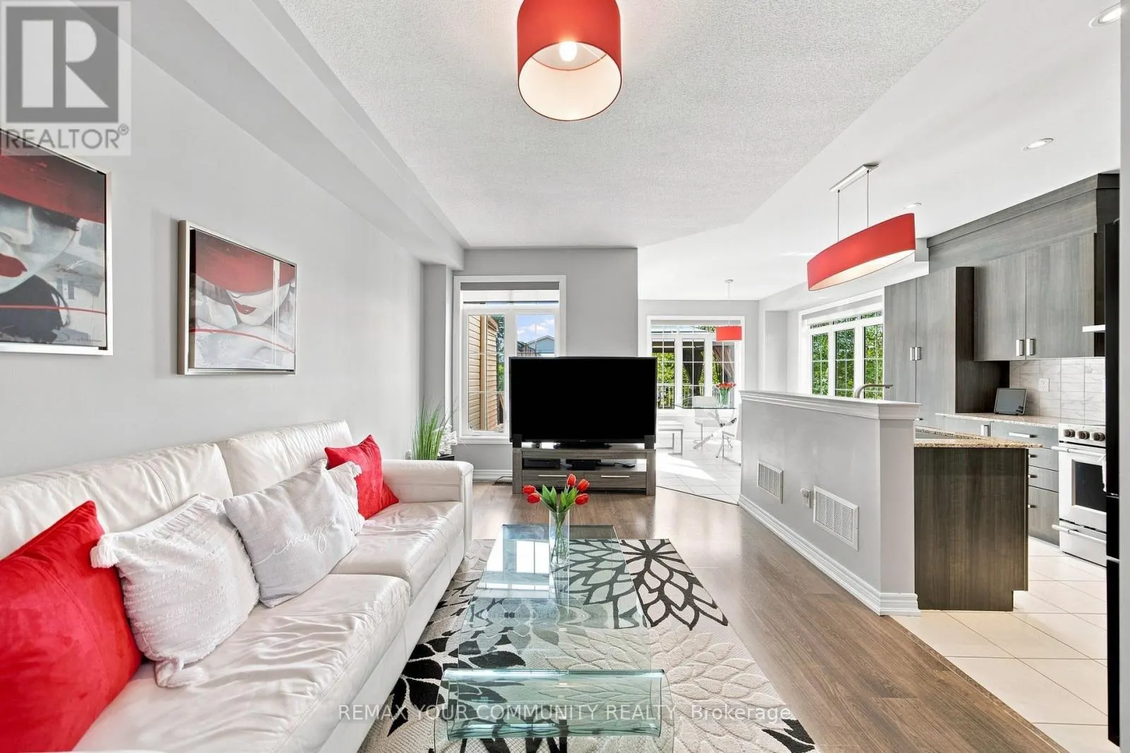 4 GREENWOOD DRIVE