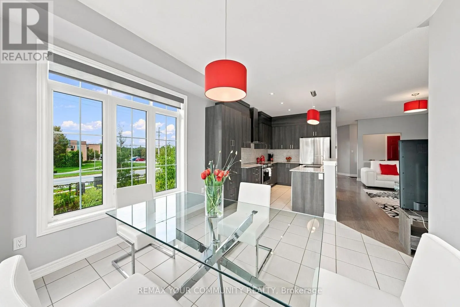 4 GREENWOOD DRIVE