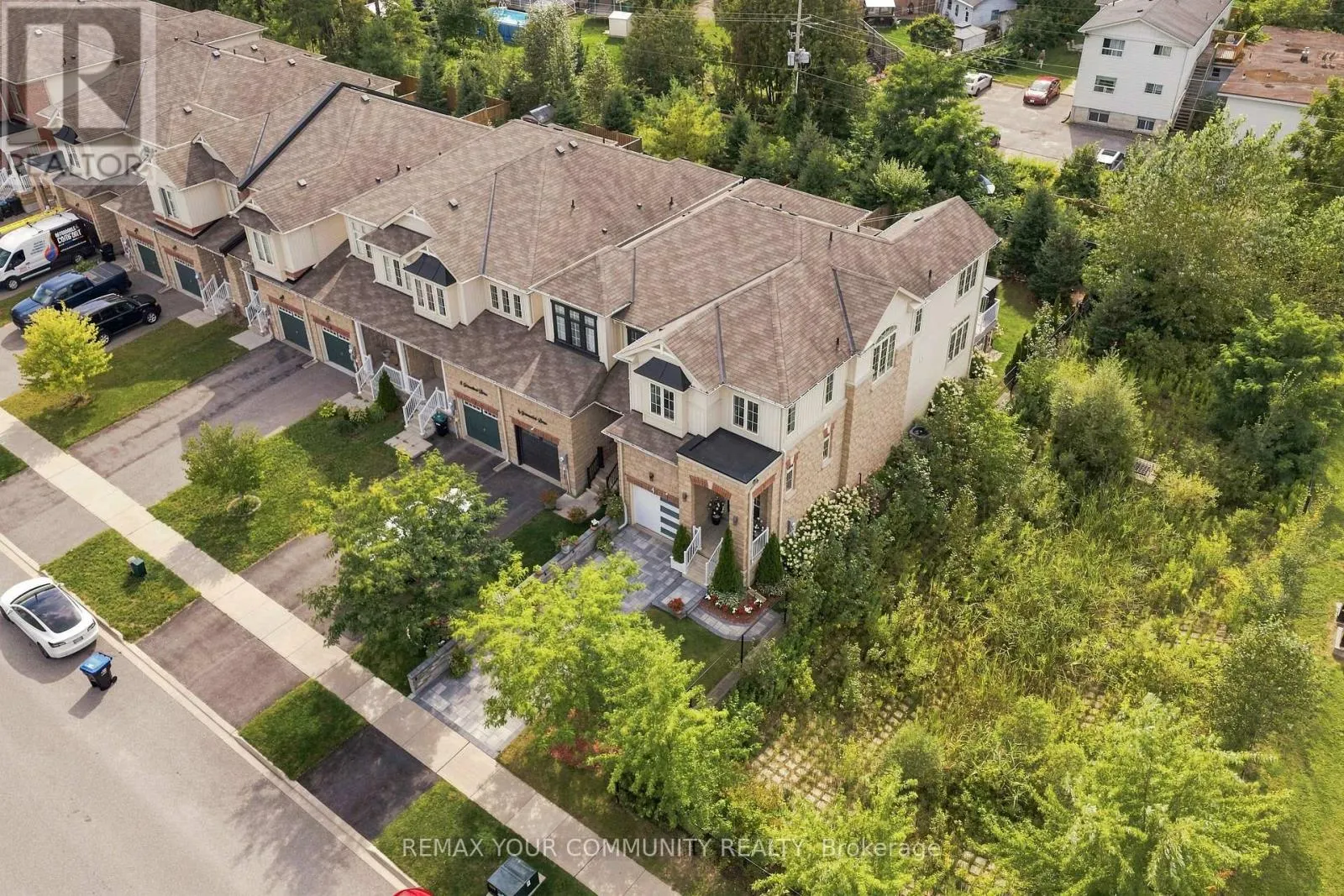 4 GREENWOOD DRIVE