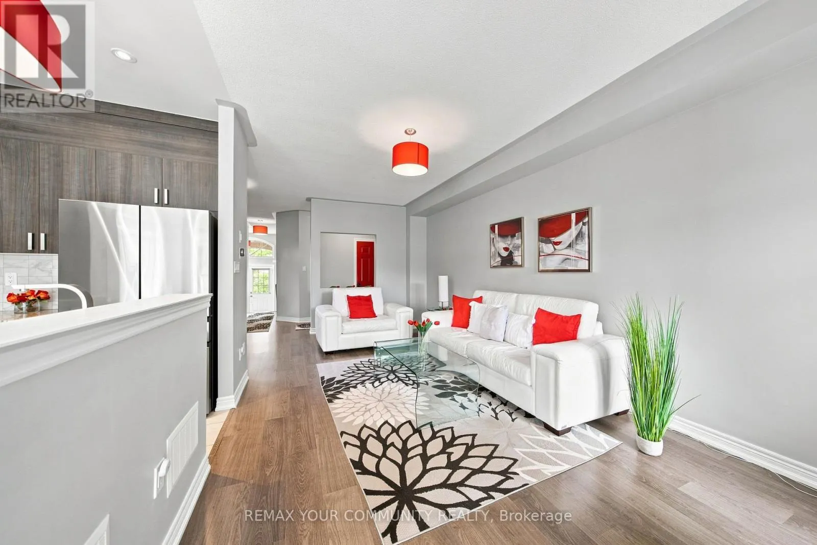 4 GREENWOOD DRIVE