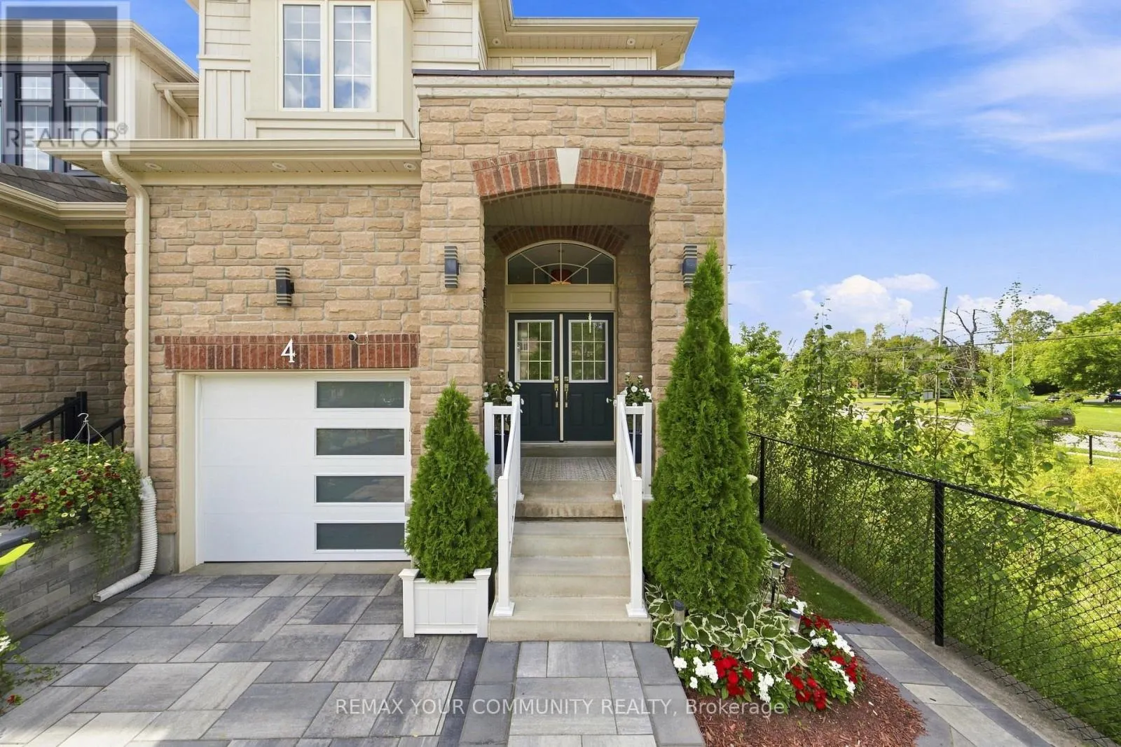 4 GREENWOOD DRIVE
