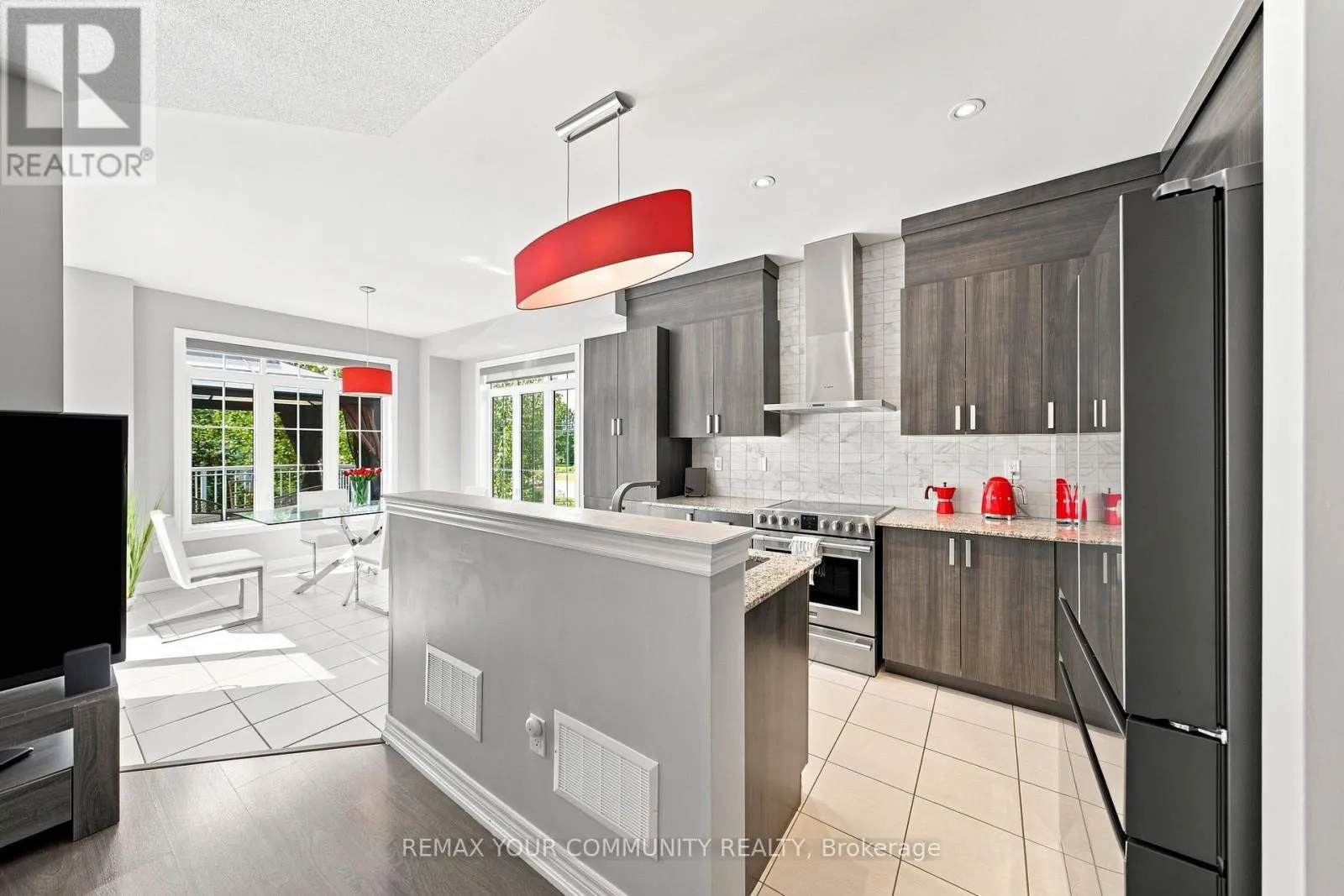 4 GREENWOOD DRIVE