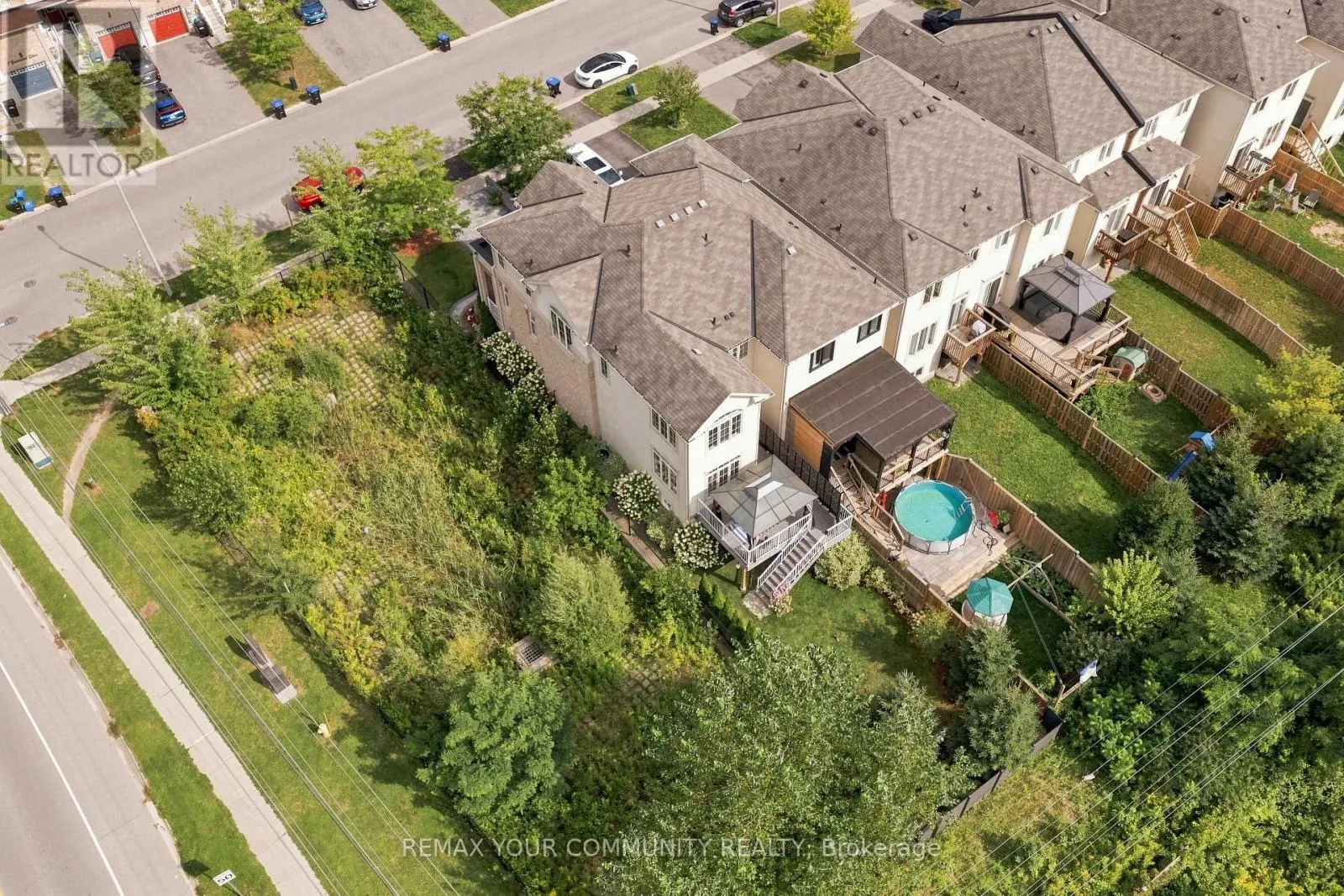 4 GREENWOOD DRIVE