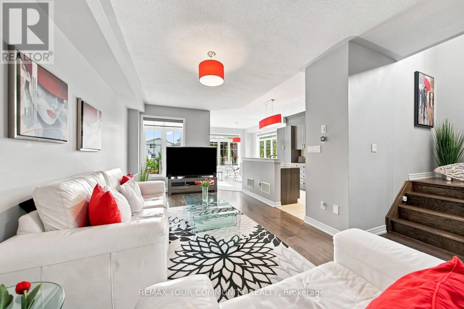 4 GREENWOOD DRIVE