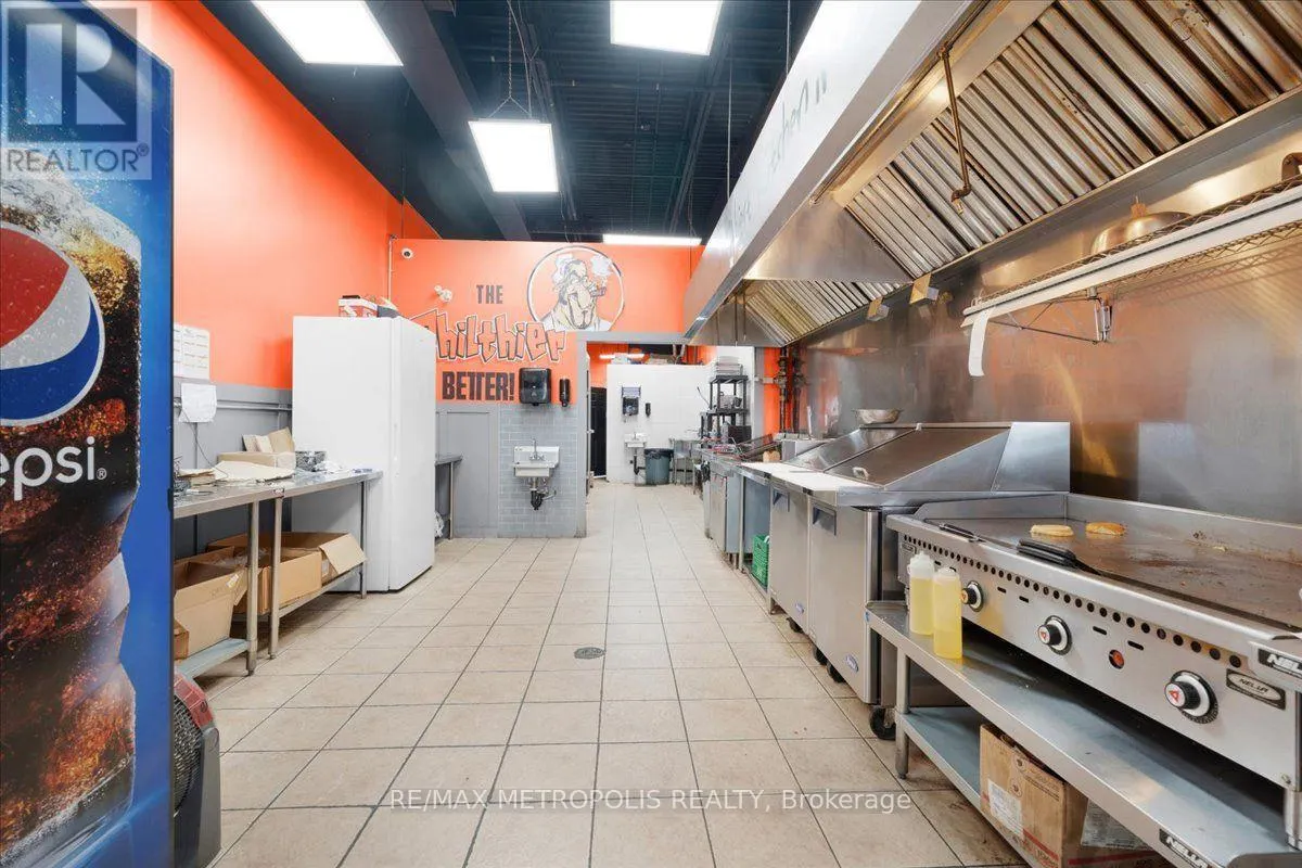 10 - 450 HOLLAND STREET W