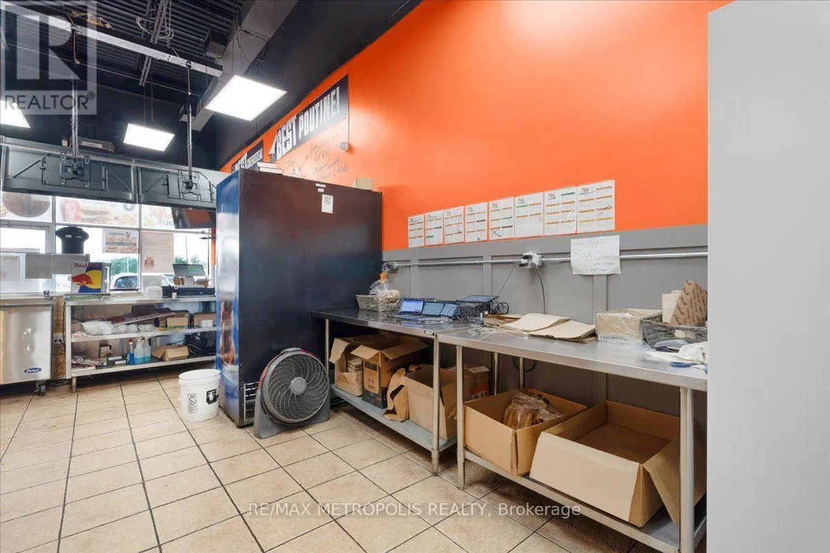 10 - 450 HOLLAND STREET W