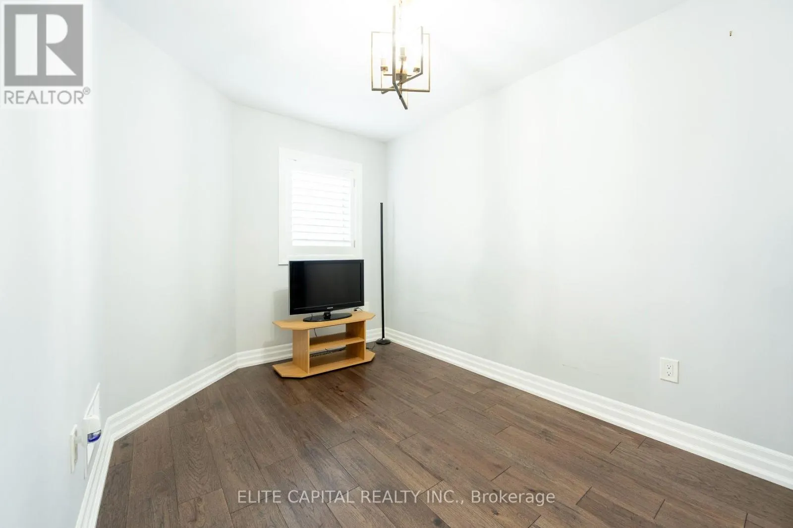 405 KING STREET E
