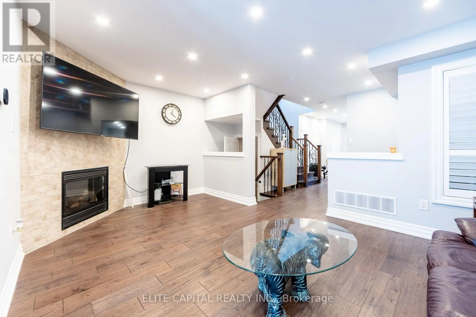 405 KING STREET E