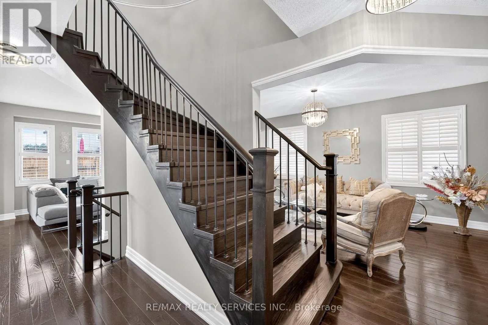 484 GREENWOOD DRIVE