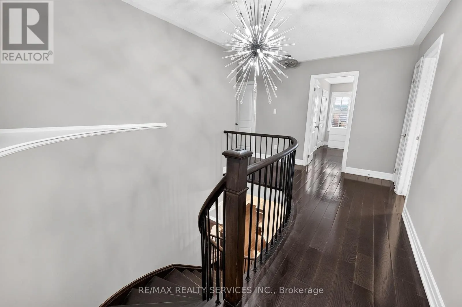 484 GREENWOOD DRIVE
