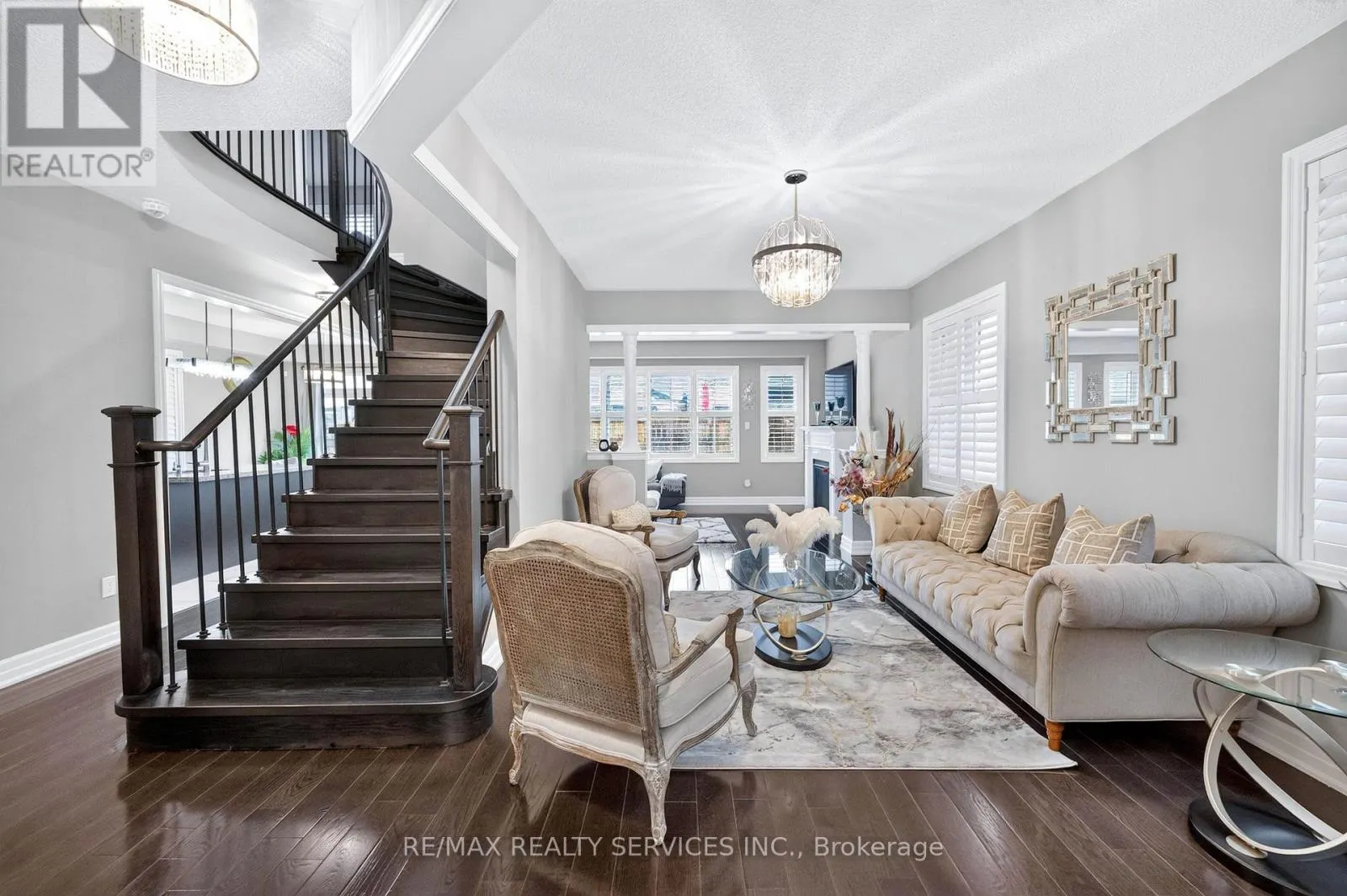 484 GREENWOOD DRIVE