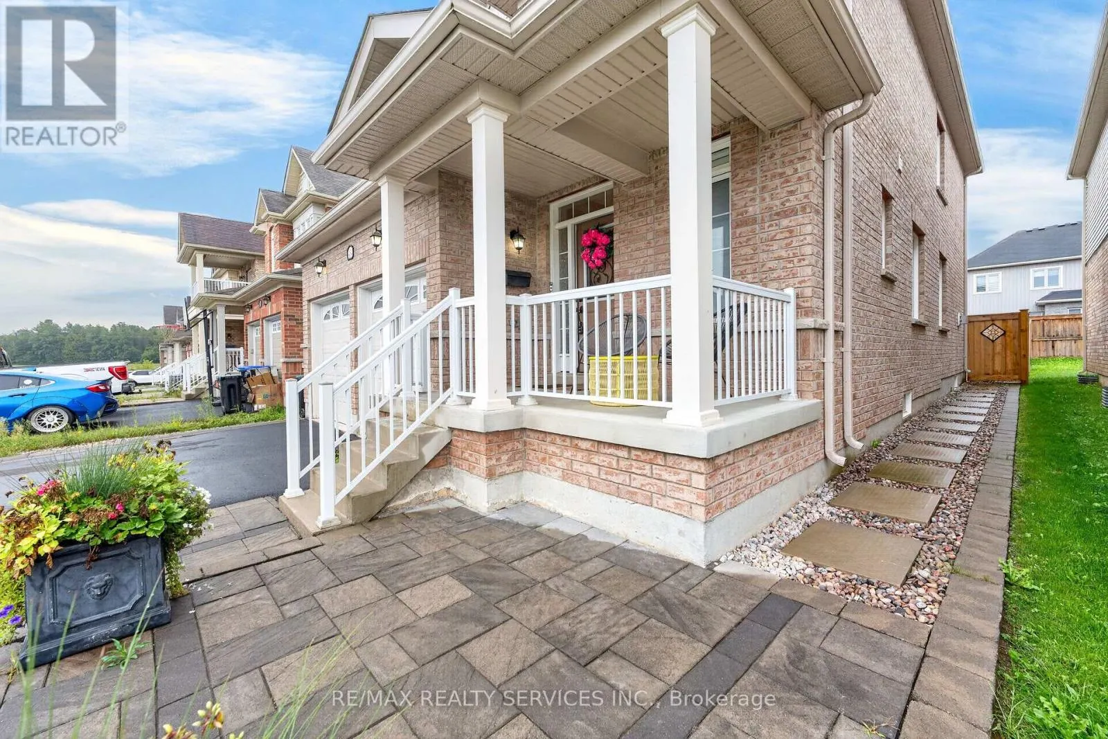 484 GREENWOOD DRIVE
