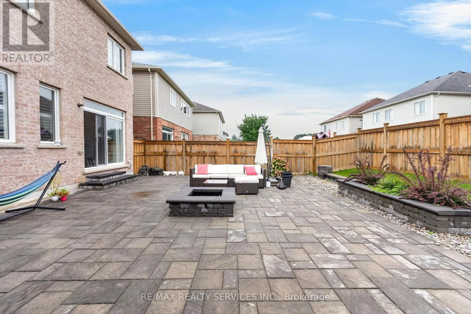 484 GREENWOOD DRIVE