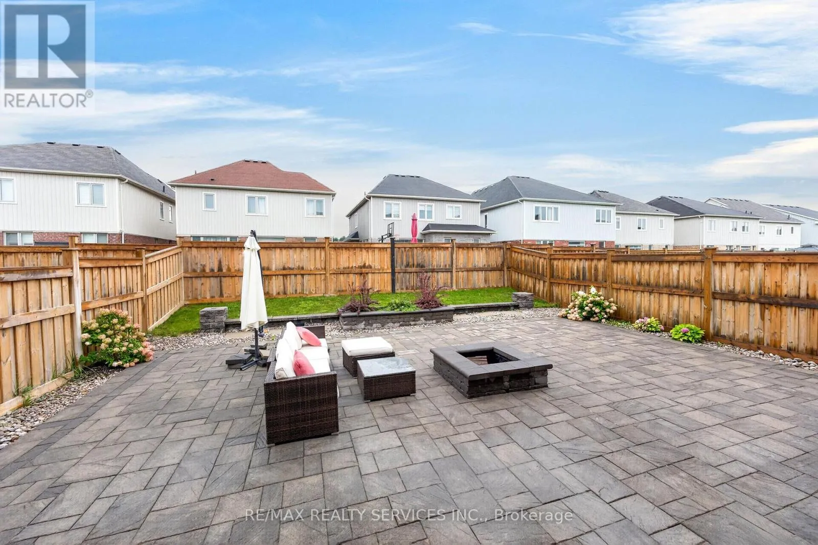 484 GREENWOOD DRIVE