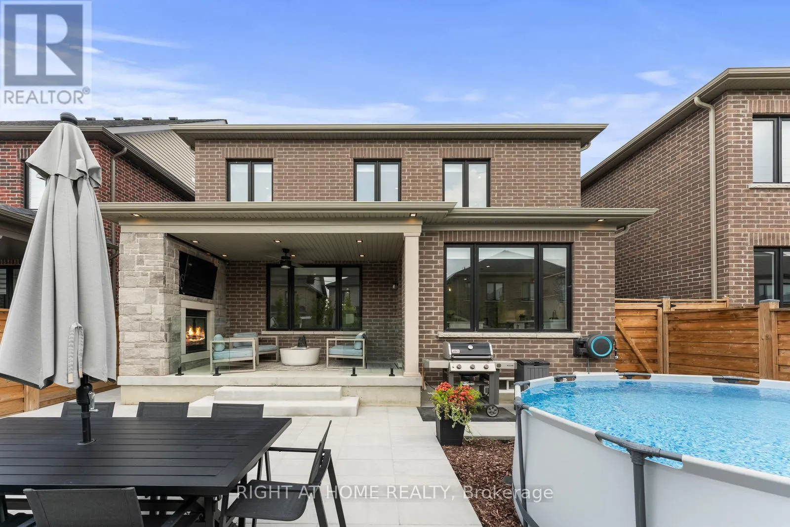 42 ALISTAIR CRESCENT